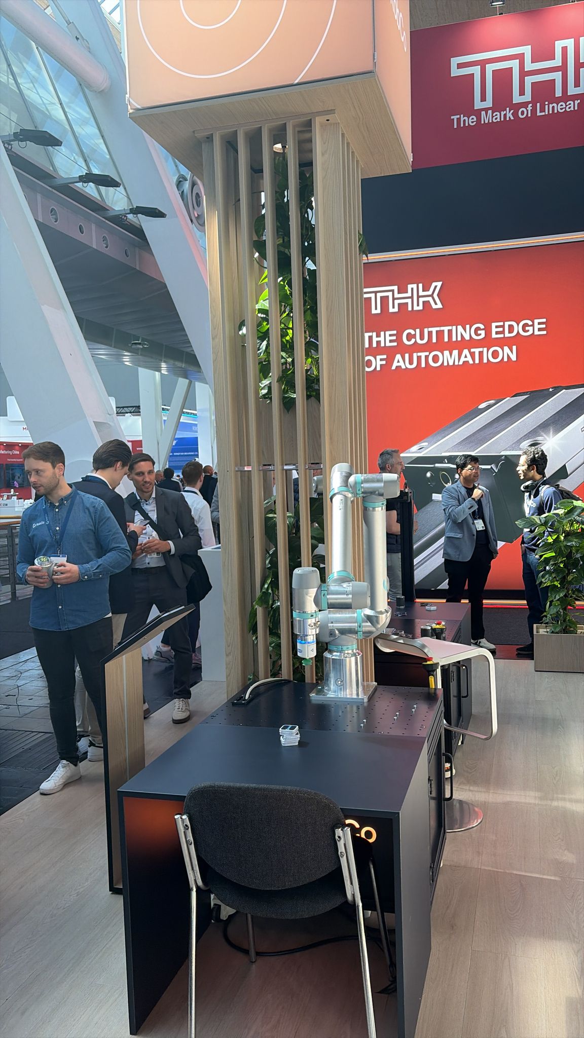 RobCo modular arm demo at the booth